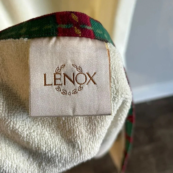 Lenox Holiday Nouveau Tartan Plaid Gold Ribbon Bath Towel Off White Size Large - Picture 6 of 9